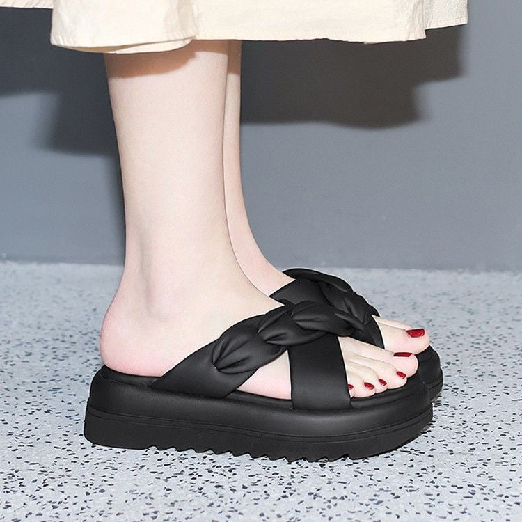 Chausures :Chaussons à semelle plateforme avec brides croisées