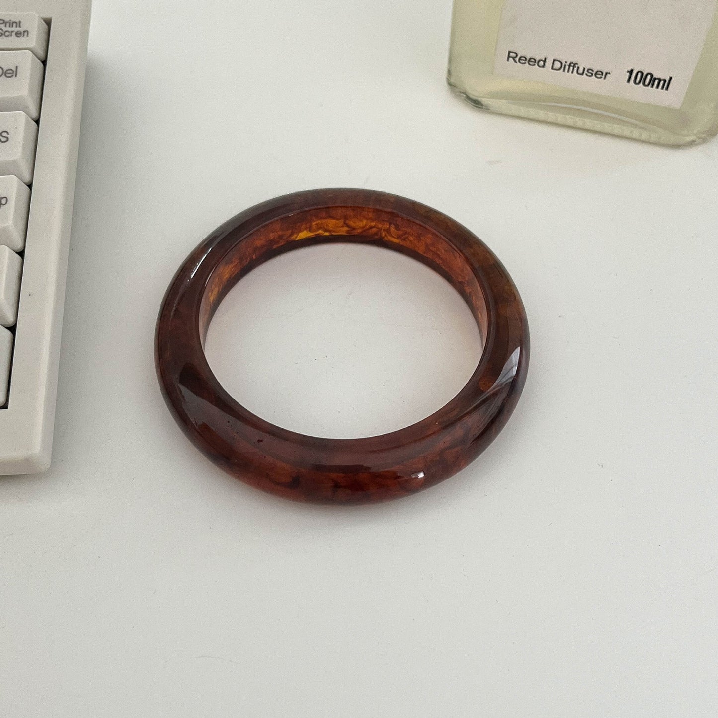 Collection de bracelets en résine personnalisés pour femmes