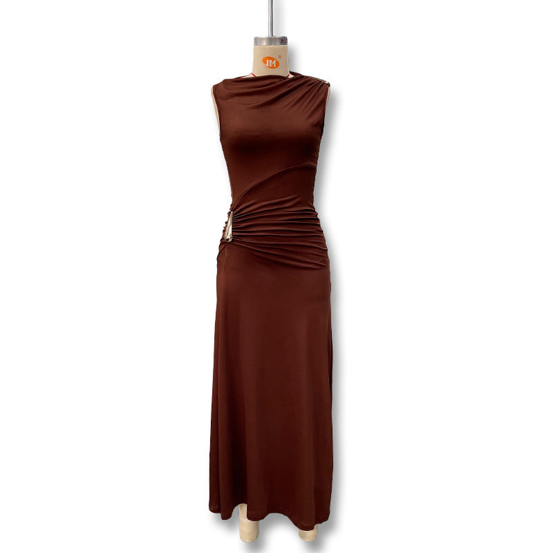 Robe ajustée pour femmes avec décoration en métal de couleur unie