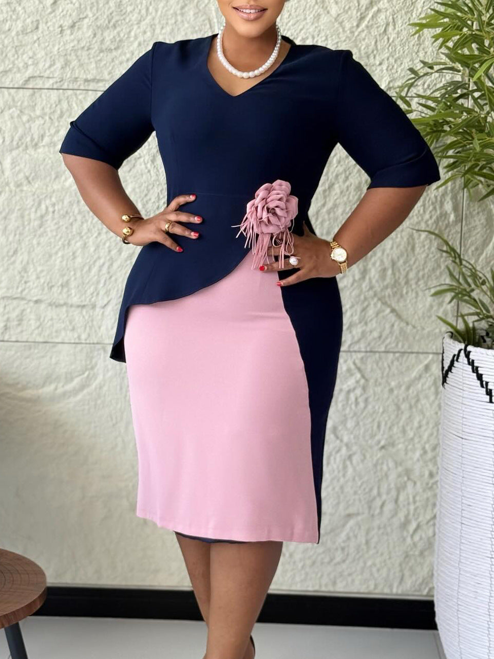 Robe élégante à fleurs plissée à manches courtes