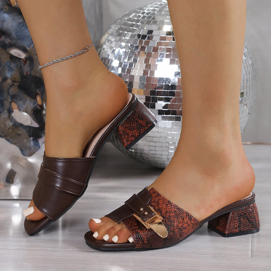 Sandales pour femmes à talon moyen, bout carré, motif serpent