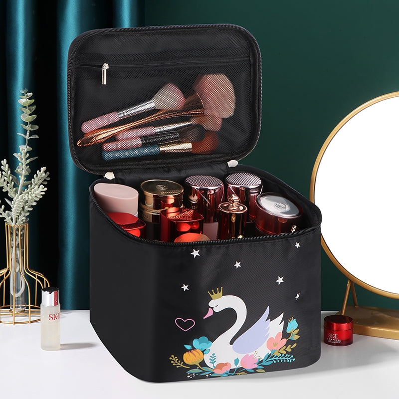 Nouvellement amélioré sac cosmétique extra-large portable 2021 nouveau produit de soins de la peau sac de cosmétiques voyage sac en tissu imperméable renforcé pour femmes