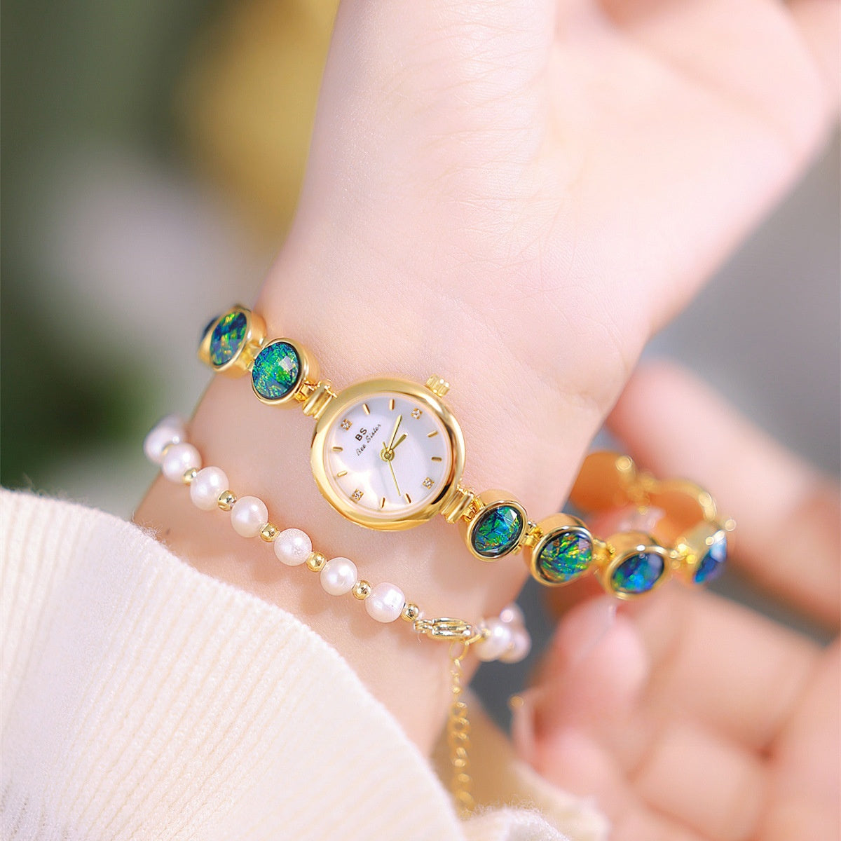 Montre pour femme en quartz avec perles de malachite élégante