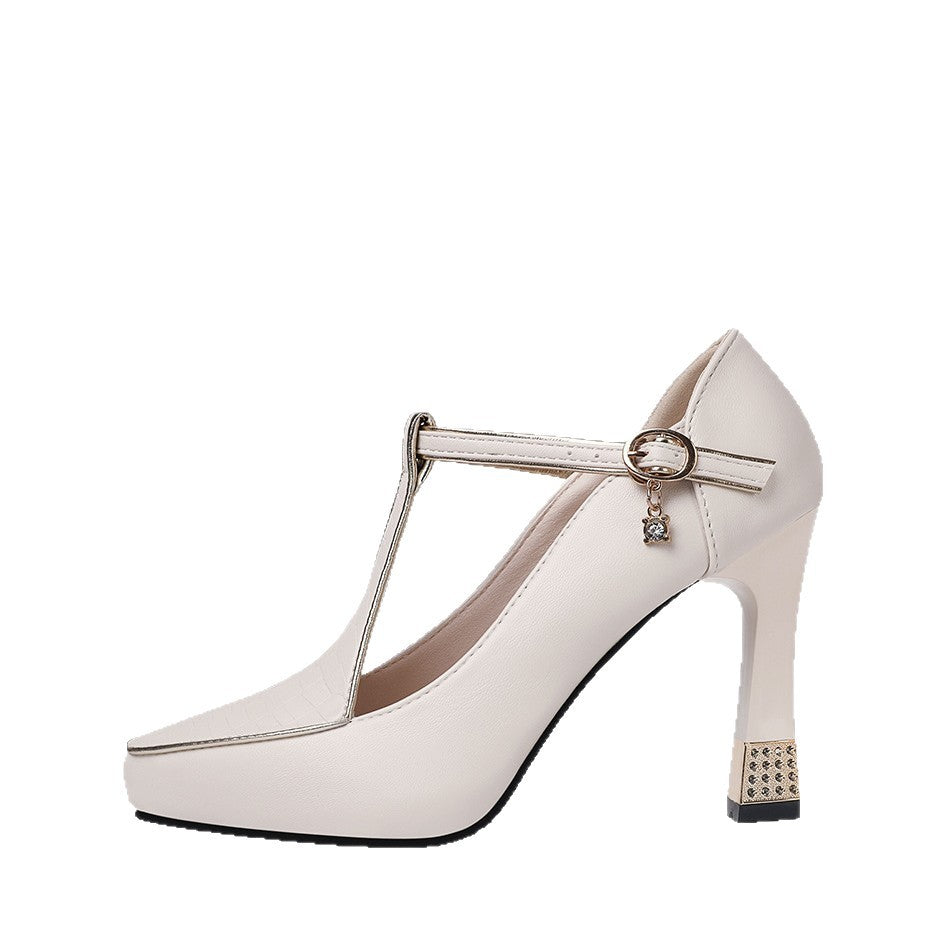 Chaussures à talons hauts pour femmes avec bout pointu et bride à boucle