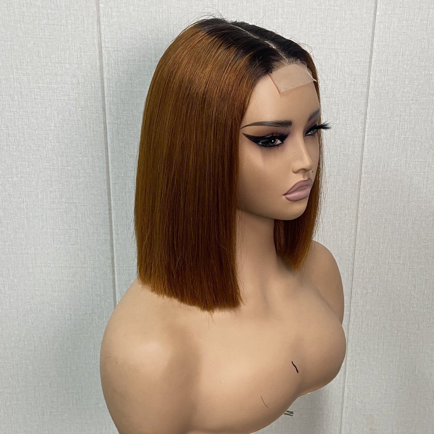 Perruque en cheveux humains de qualité avec dentelle