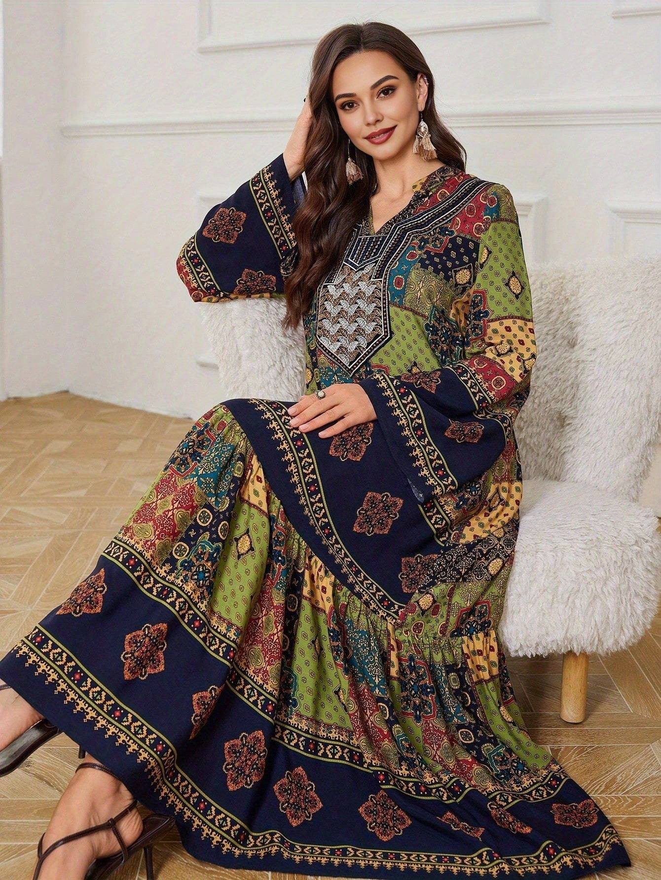 Robe a manches longues brodee a imprime geometrique retro
