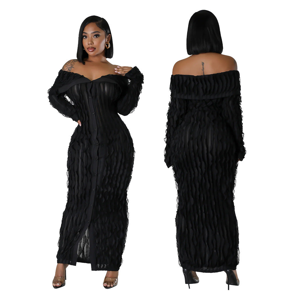 Robe moulante à épaules dénudées avec détails transparents