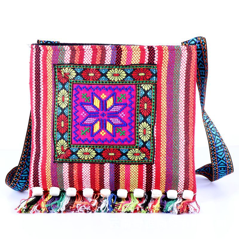 Sac bandoulière ethnique du Yunnan tissé à la main avec broderie