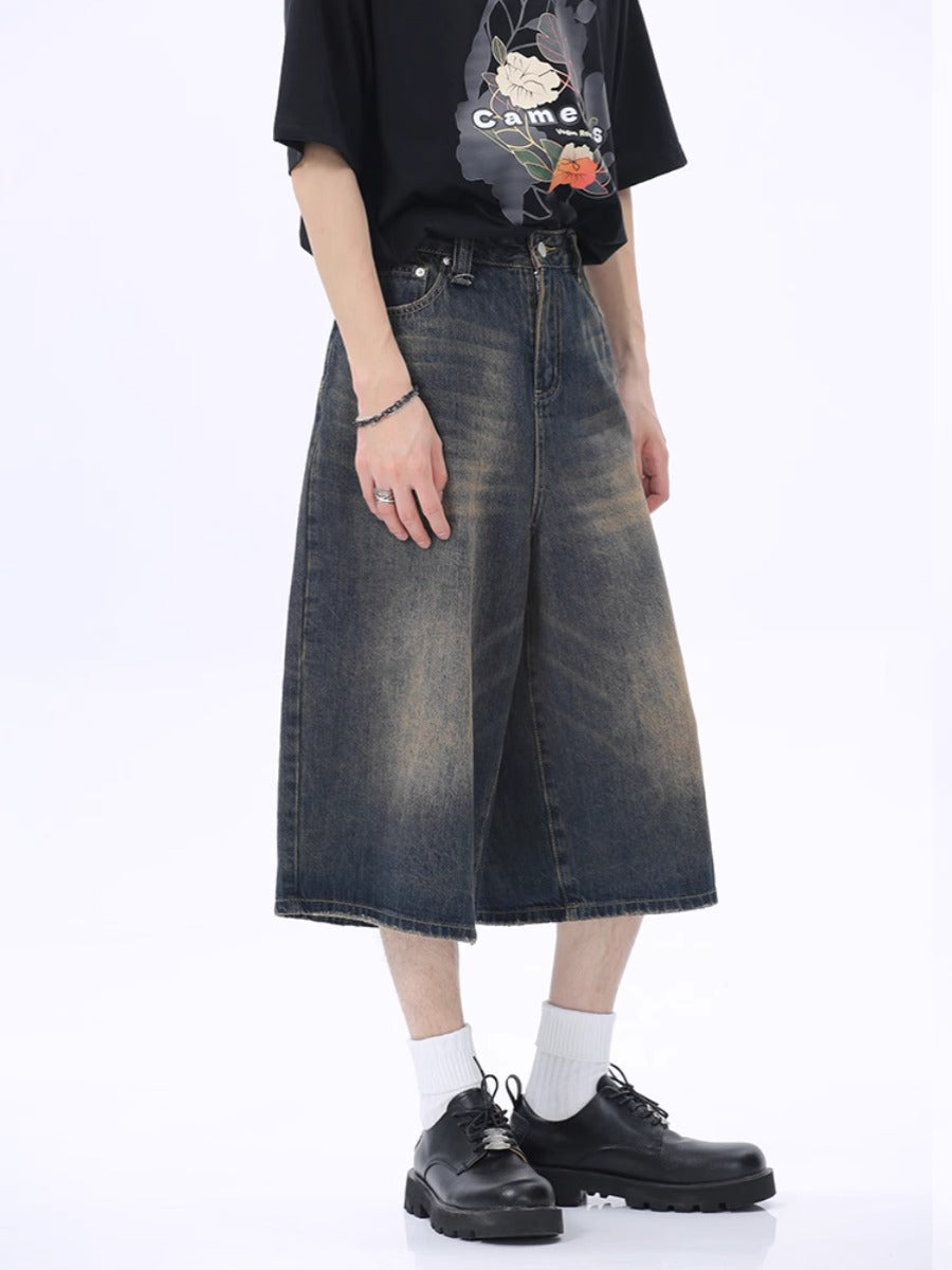Shorts en jean délavés et usés coupés