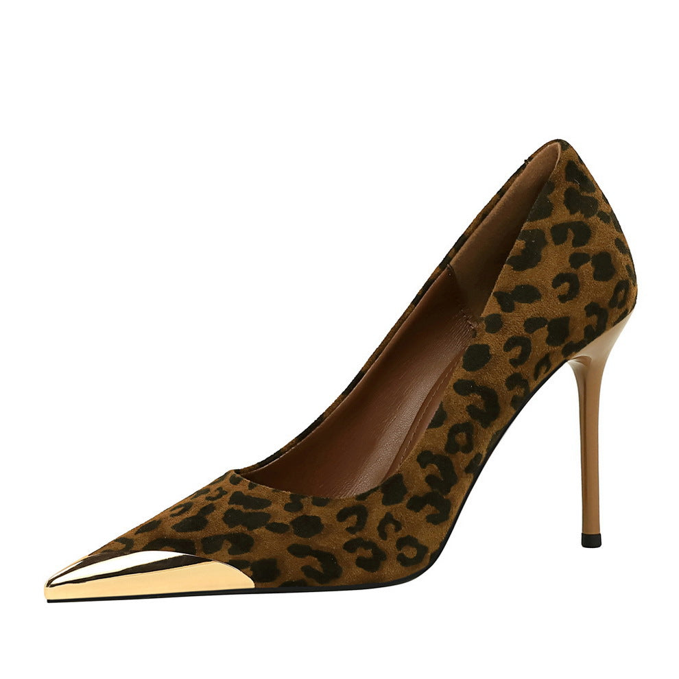 Escarpins en velours léopard pour fête avec bout pointu et talons hauts