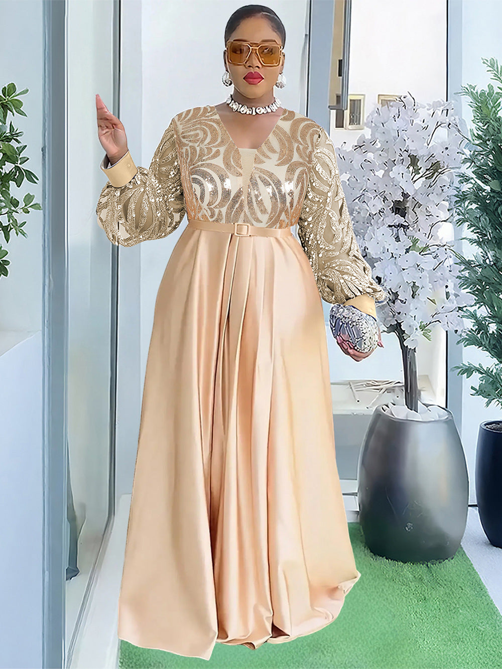 Habit :Robe longue grande taille pour femme, ornée de sequins et de dentelle, col en V.