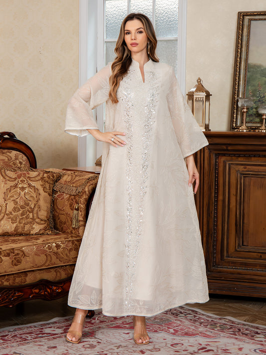 Robe longue en maille brodée avec sequins