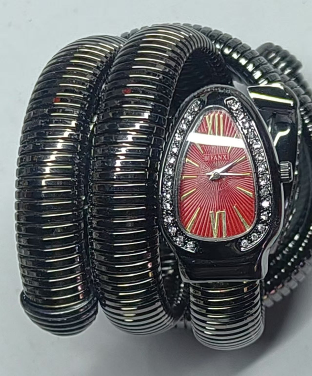Montre en quartz bracelet serpent à la mode