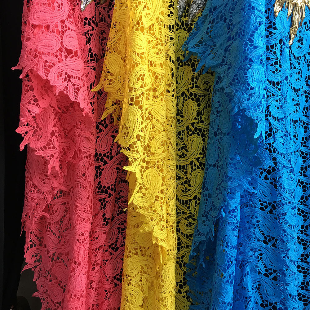 Habit :Robe en dentelle brodée