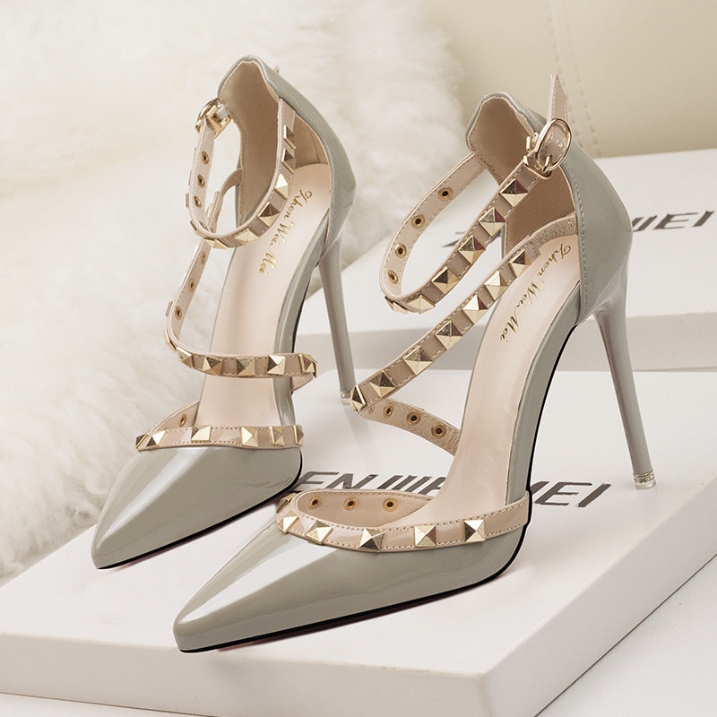 Chaussures :Sandales à talon fin pour femmes