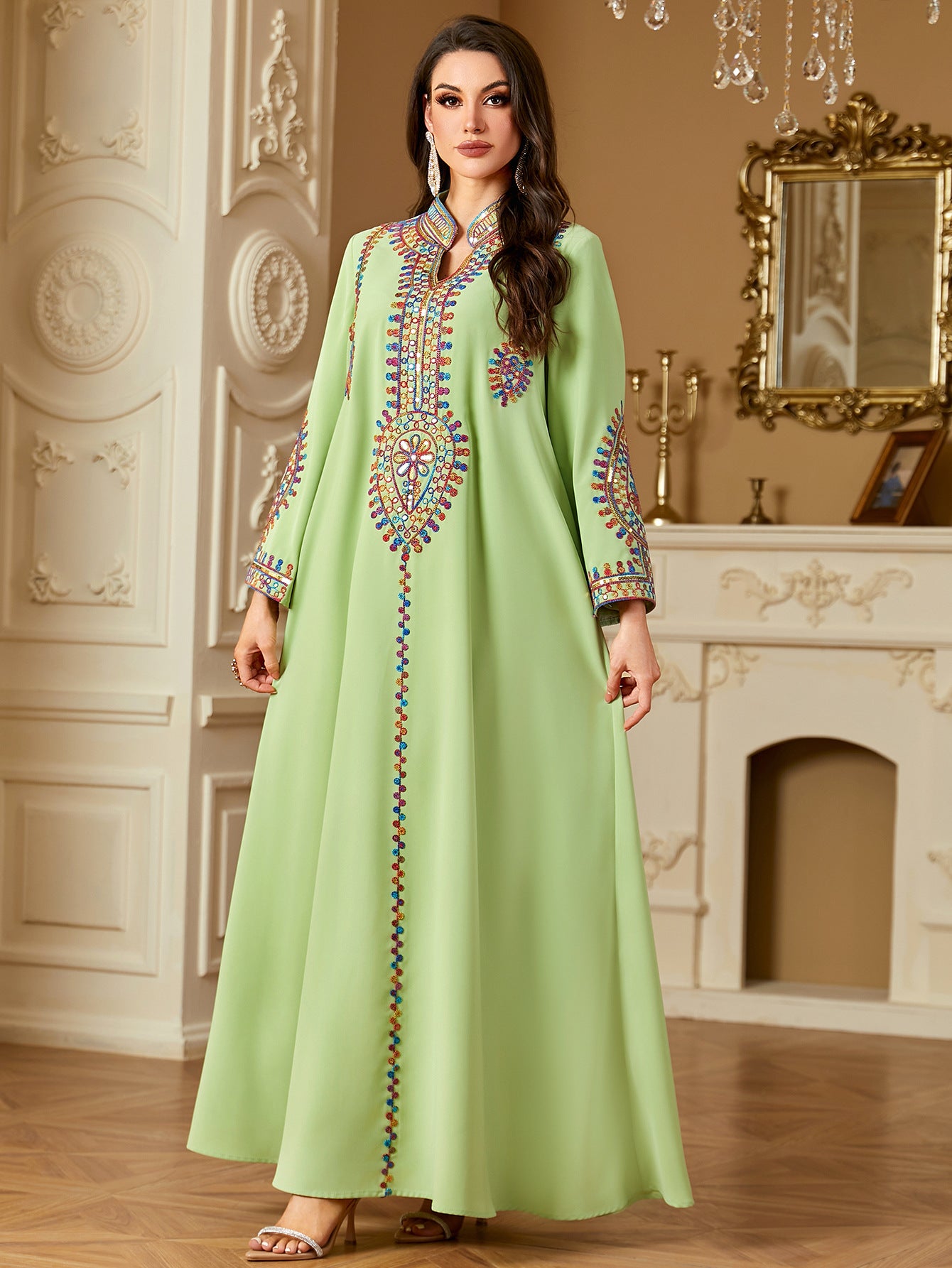 Robe brodée