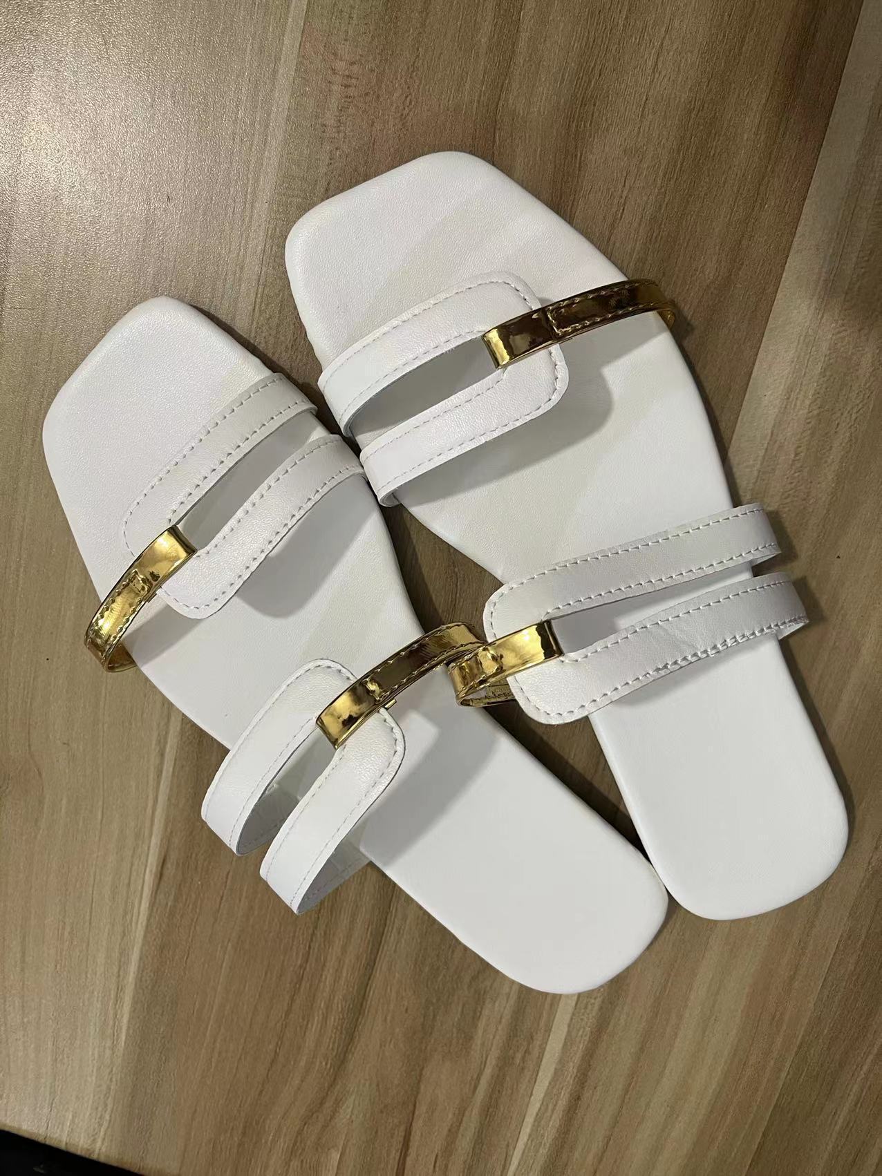 Chaussons plats à enfiler pour femmes