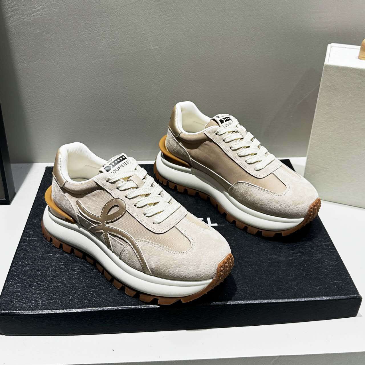 Baskets compensées en cuir pour femmes
