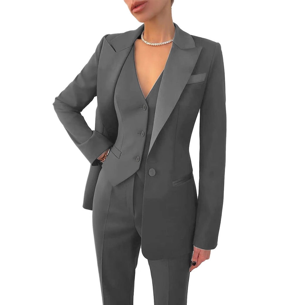 Costume trois pièces pour femmes