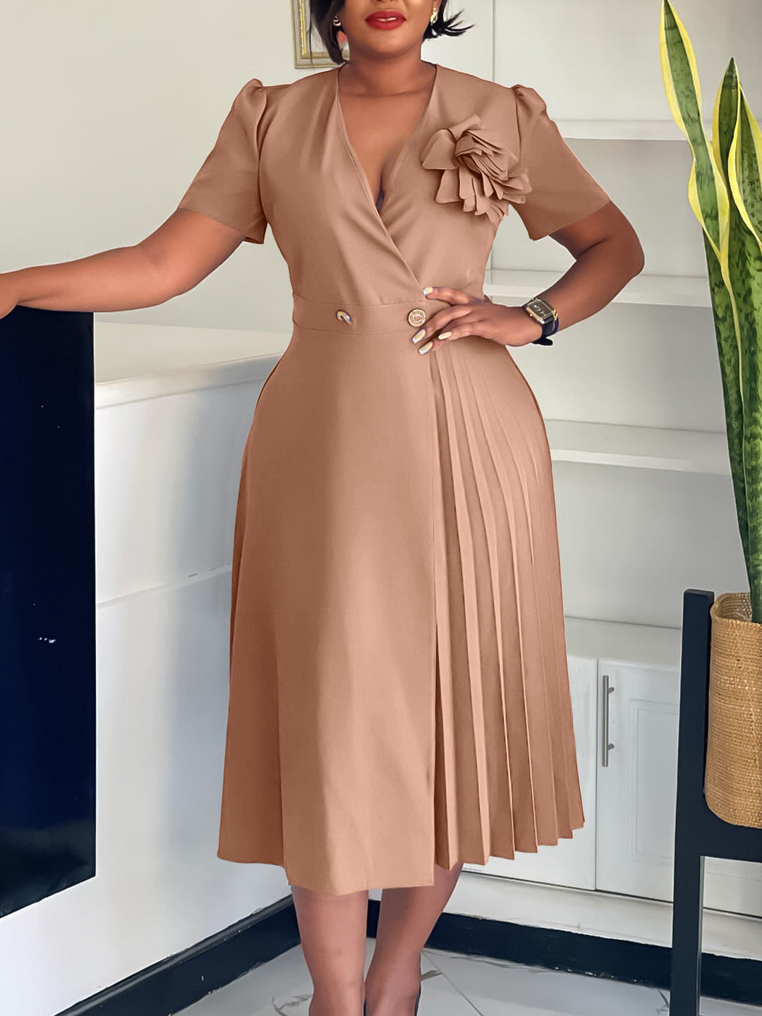 Habit :Robe d'été plissée à col en V pour femme