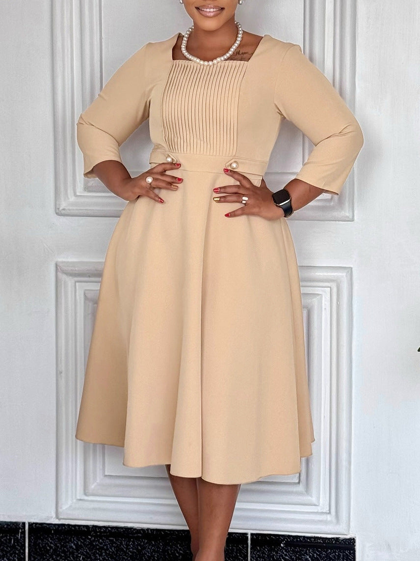 Robe plissée à taille haute et col carré pour femme