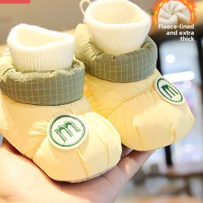Chaussures pour bébé à semelle souple et doublure polaire