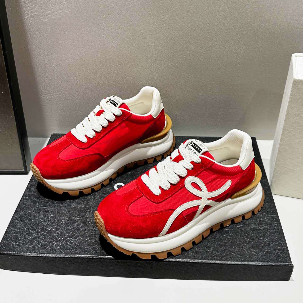 Baskets compensées en cuir pour femmes