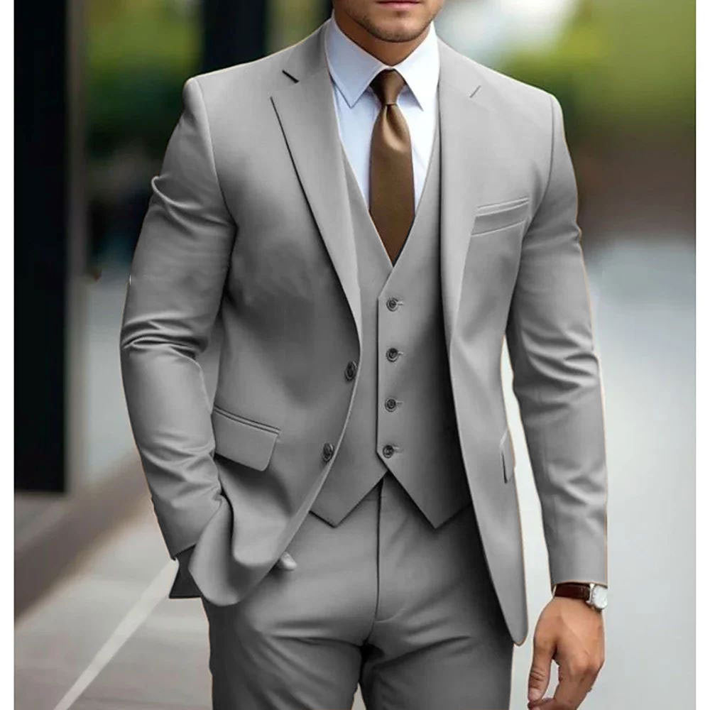 Costume trois pièces pour hommes coupe ajustée