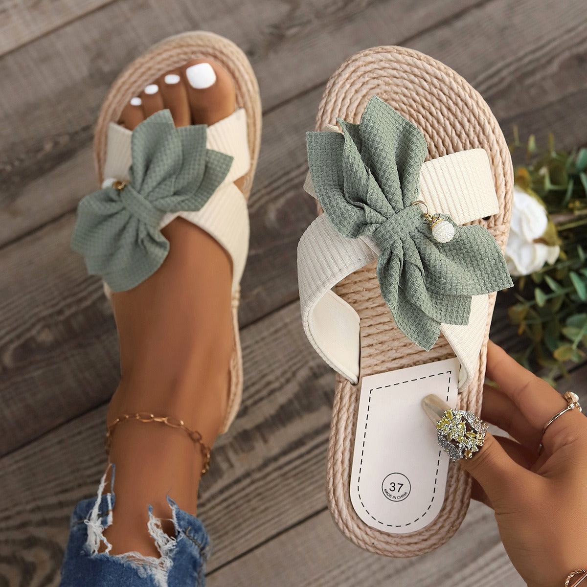 Chaussons plats à nœud floral