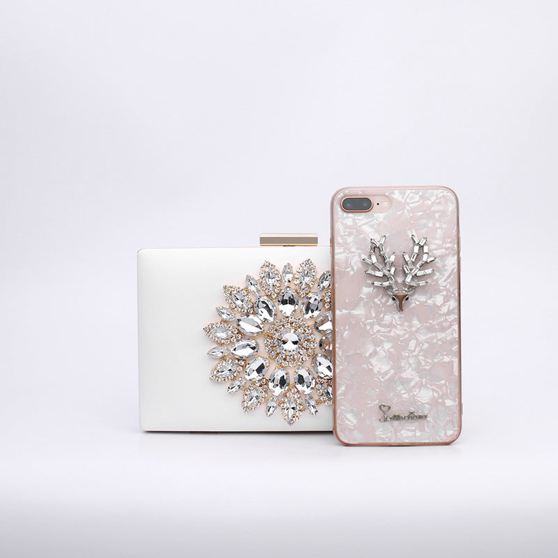 Pochette de soirée incrustée de diamants, best-seller transfrontalier 2026, élégante et tendance, à porter à l'épaule ou en bandoulière avec chaîne.