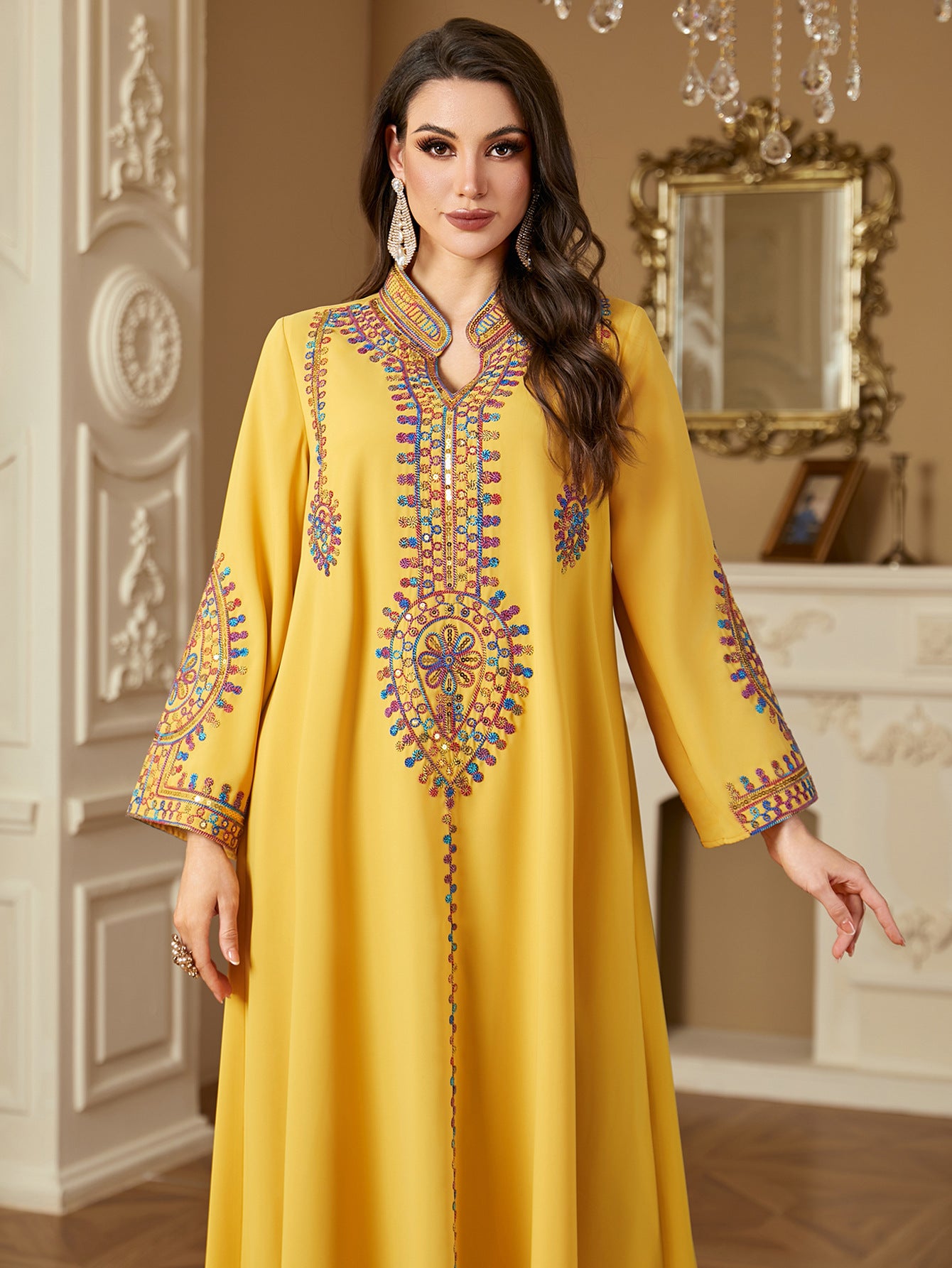 Robe brodée
