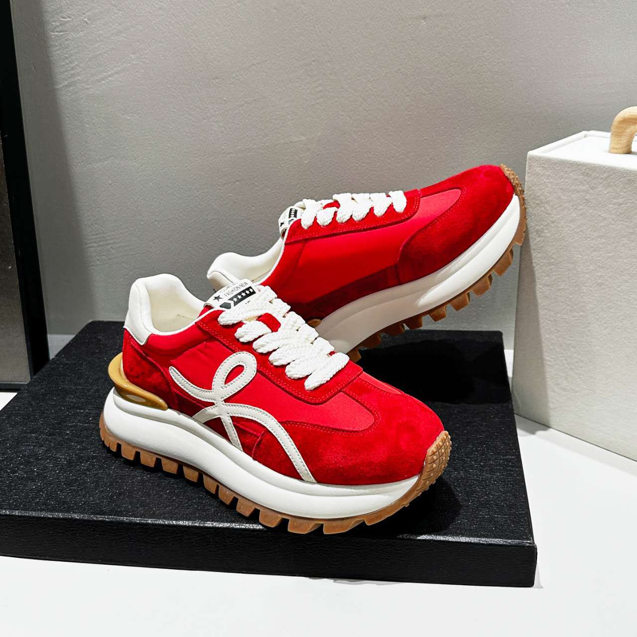 Baskets compensées en cuir pour femmes