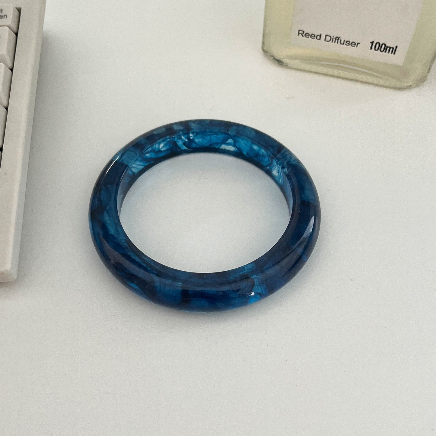 Collection de bracelets en résine personnalisés pour femmes