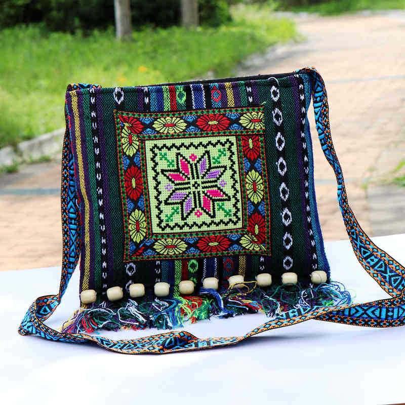 Sac bandoulière ethnique du Yunnan tissé à la main avec broderie