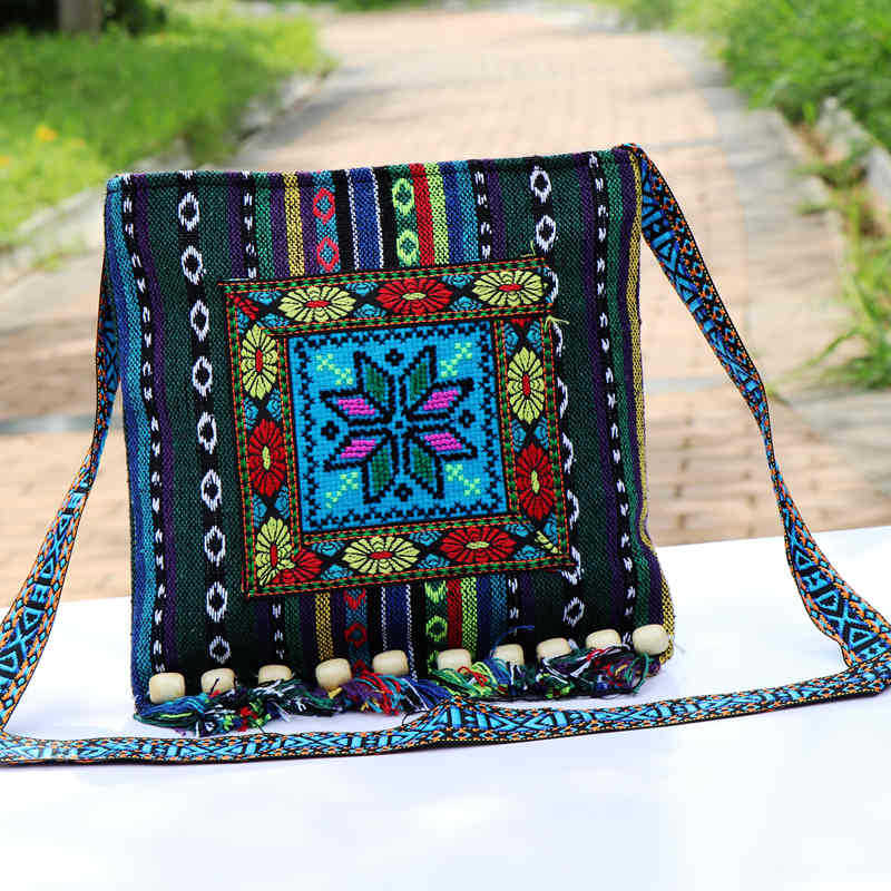 Sac bandoulière ethnique du Yunnan tissé à la main avec broderie