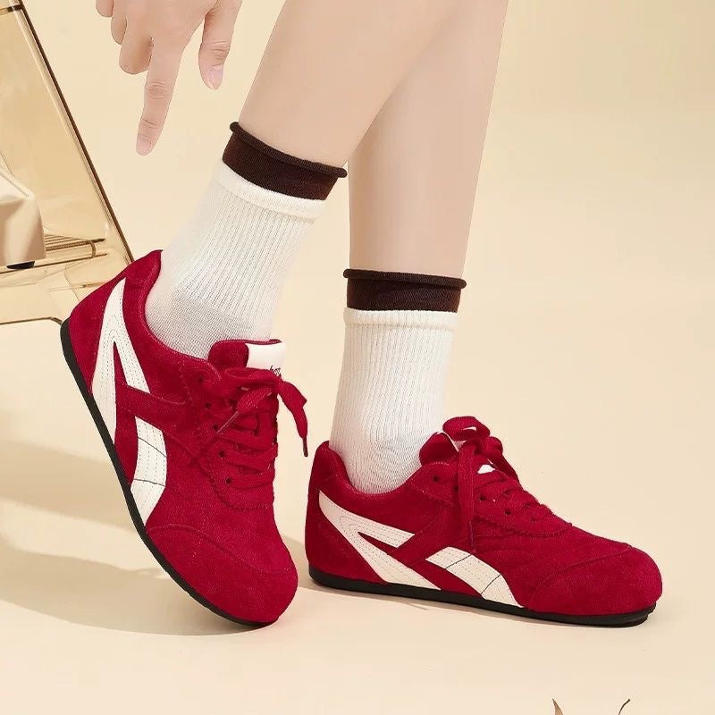 Baskets de sport décontractées pour femmes avec pompon