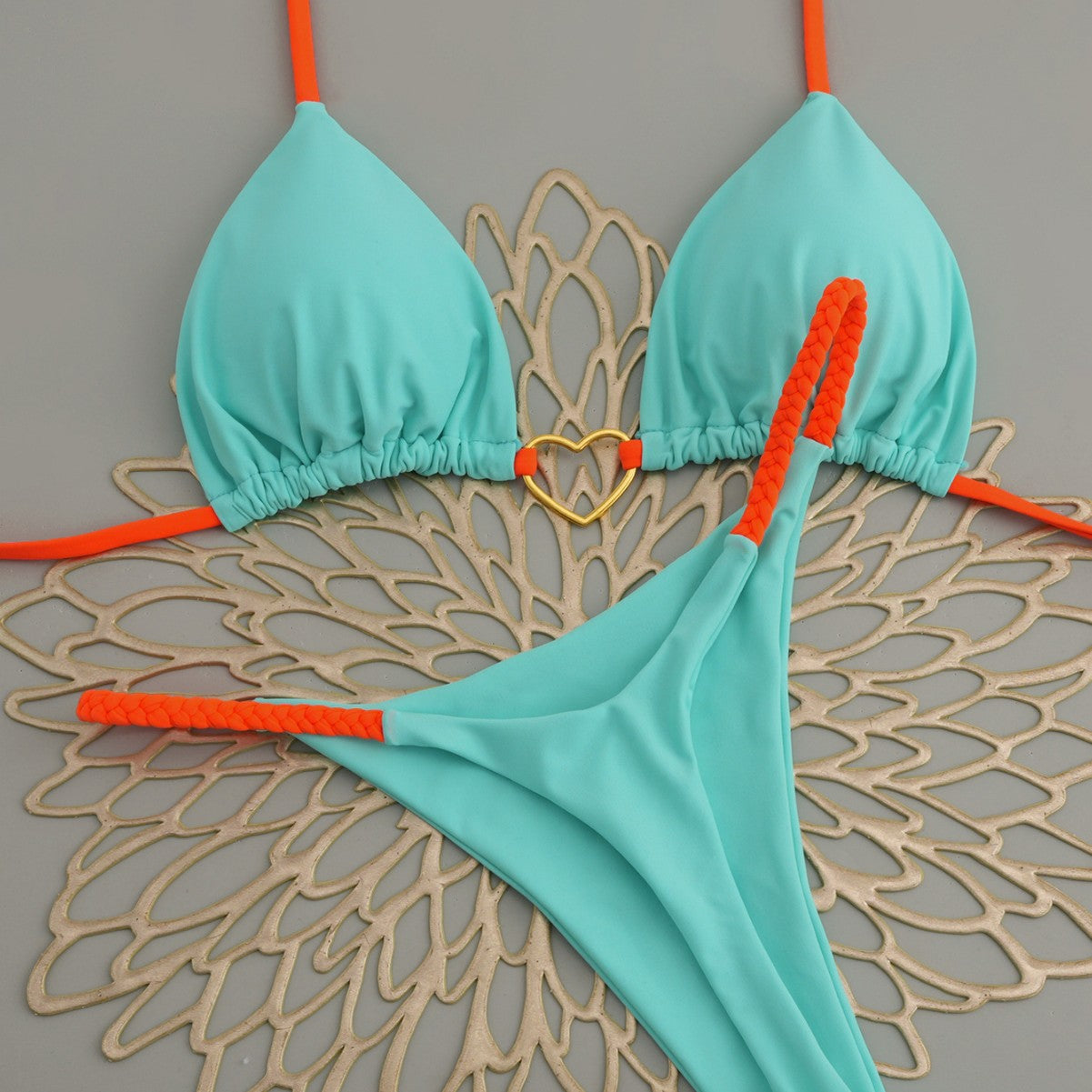 Bikini à lacets en forme de cœur