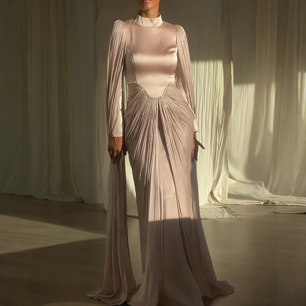 Robe de soirée élégante avec détails en diamant