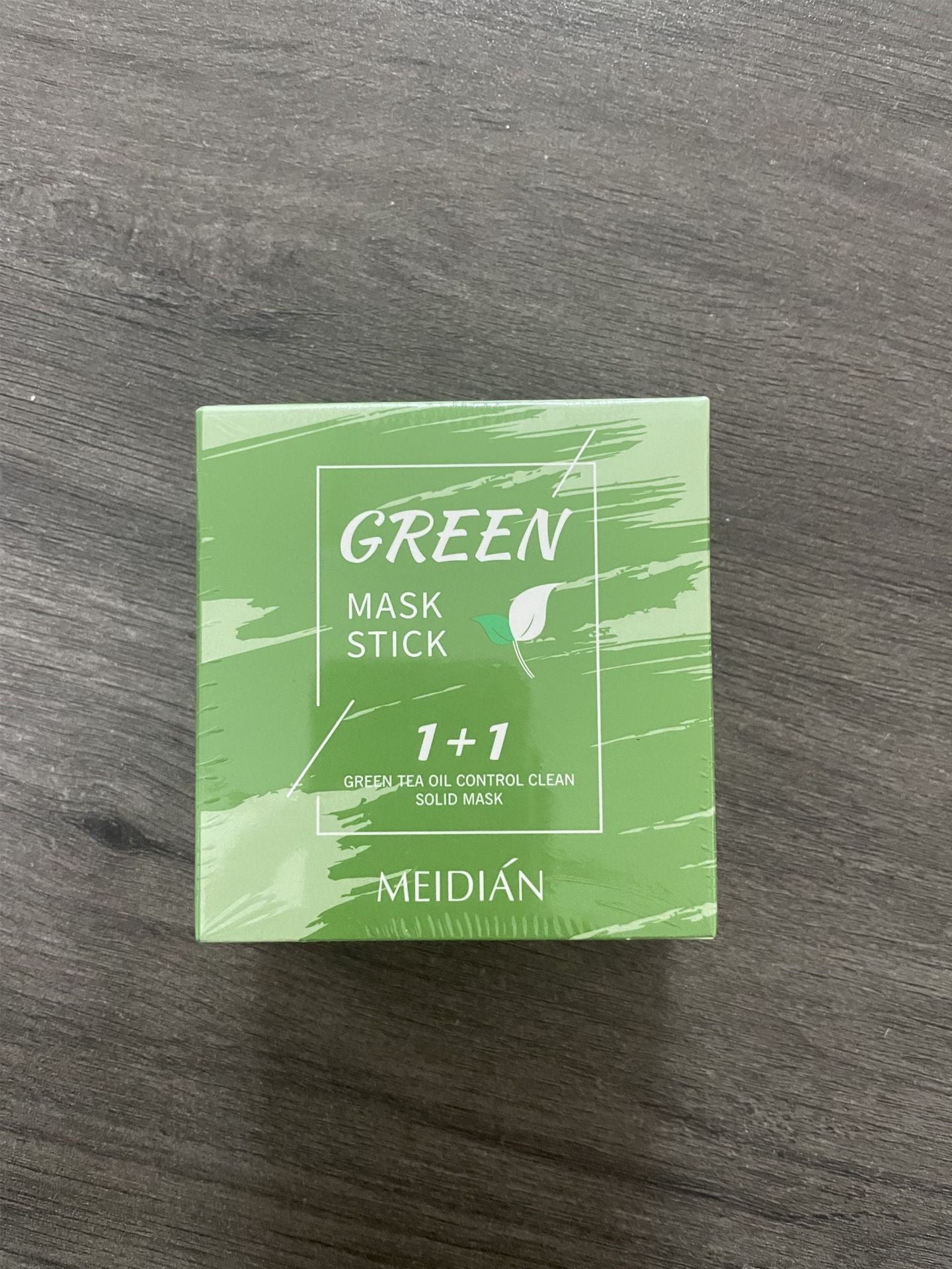 Masque nettoyant solide pour le visage à l'aubergine et au thé vert