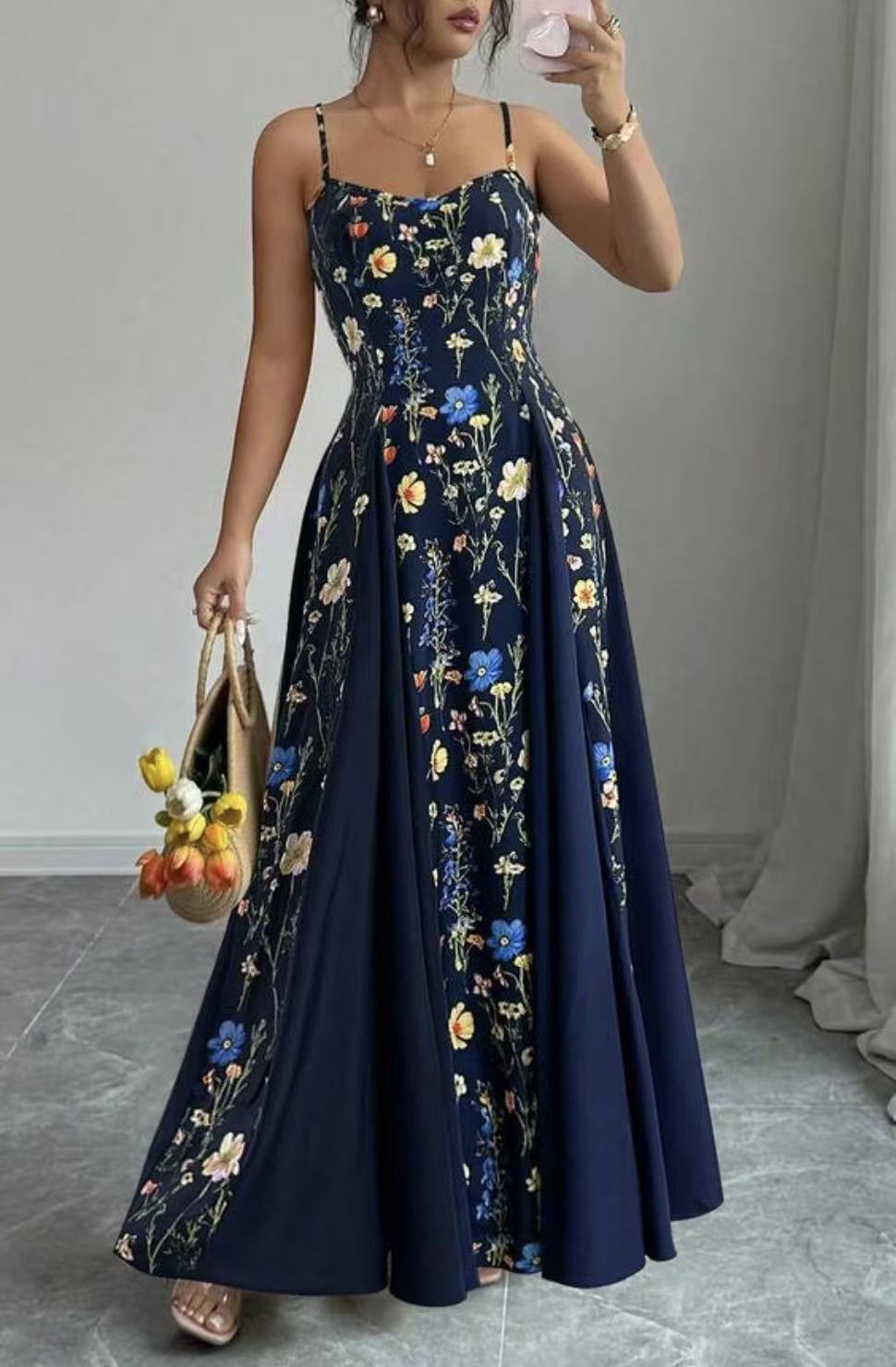 Robe sans manches à imprimé floral avec ceinture à la taille