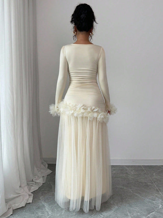 Robe florale élégante en tissu résille