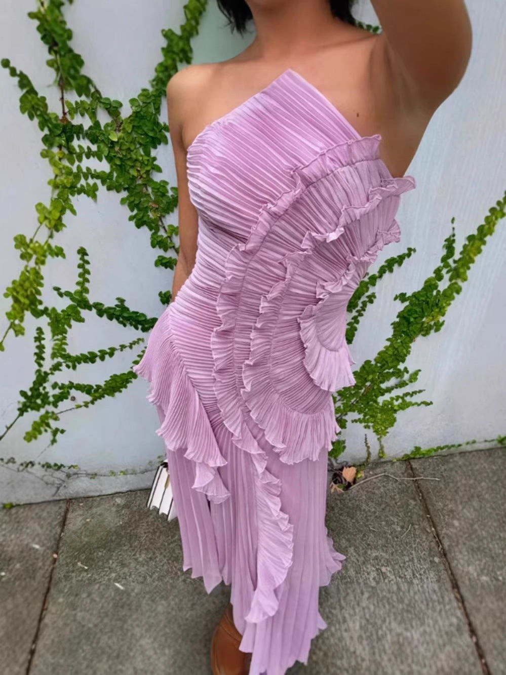 Robe d'été plissée à col licou et dos nu