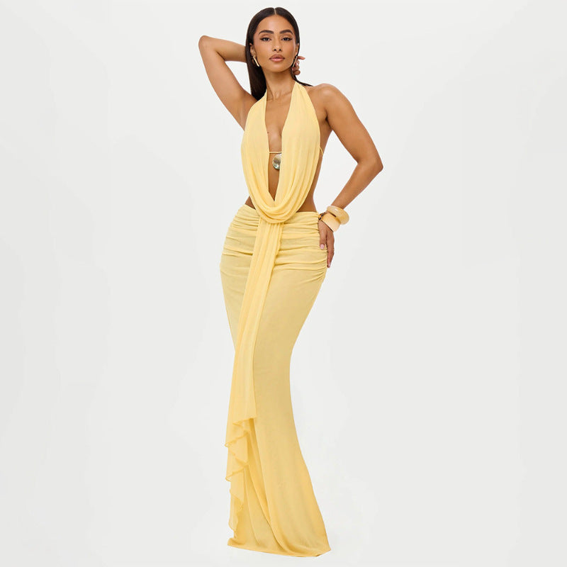 Robe plissée à col halter avec col et jupe évasés