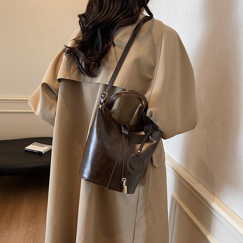 Sac seau rétro texturé