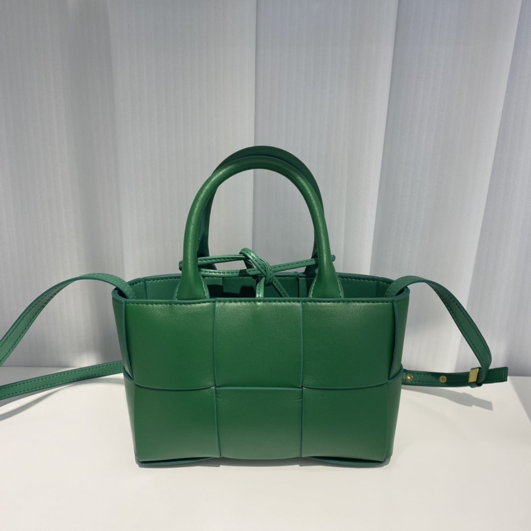 Sac fourre-tout tissé en cuir véritable