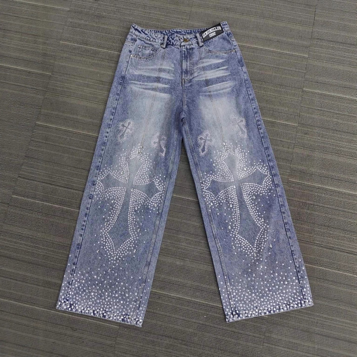 Jean droit ample taille haute orné de strass