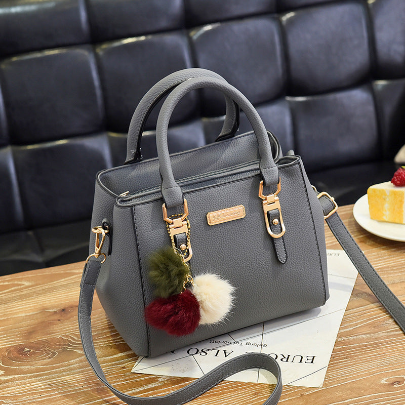 Sac à épaule tendance à double couche avec accent en fourrure