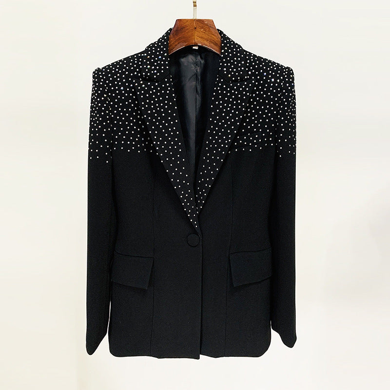 Ensemble blazer et jupe ajusté à strass