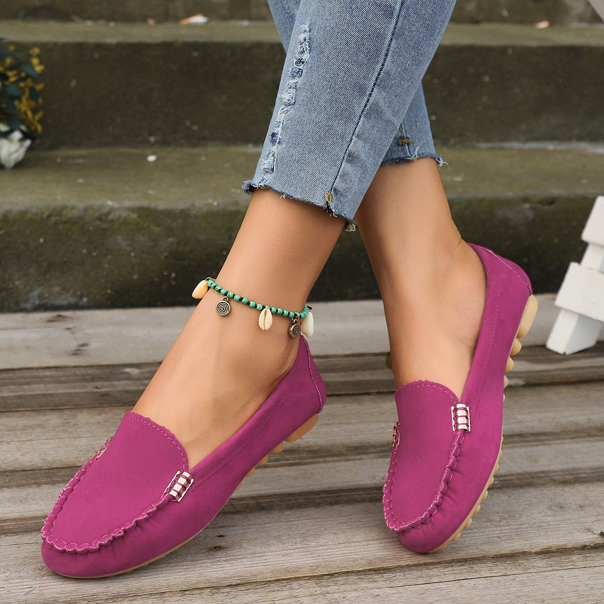 Chaussures pour femmes grande taille transfrontalières Europe et États-Unis printemps et automne 2024 nouvelles chaussures en cuir de haricot à bout peu profond à semelle plate chaussures pour femmes commerce extérieur en gros
