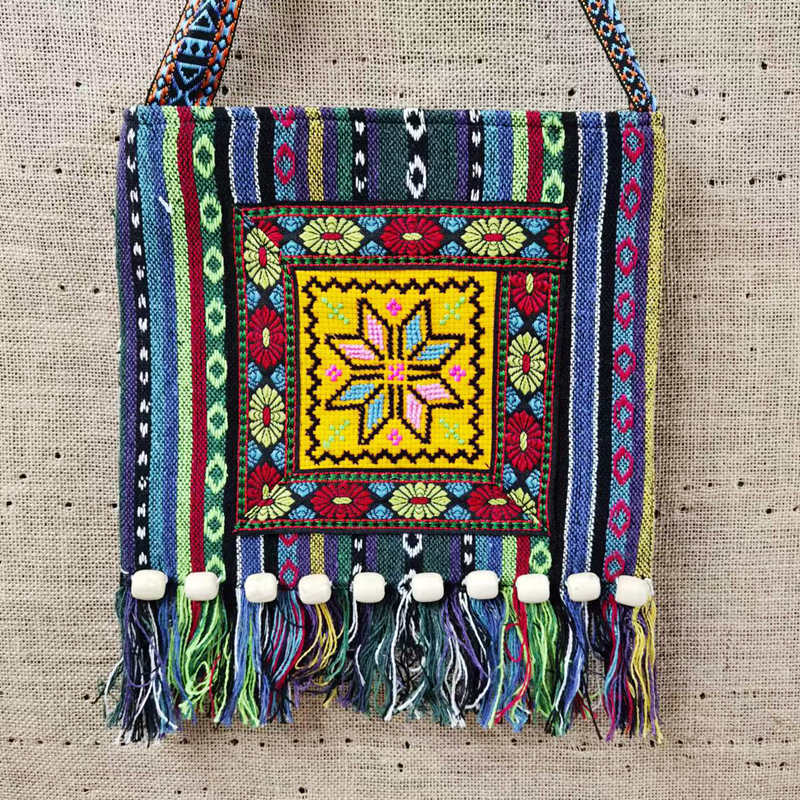 Sac bandoulière ethnique du Yunnan tissé à la main avec broderie
